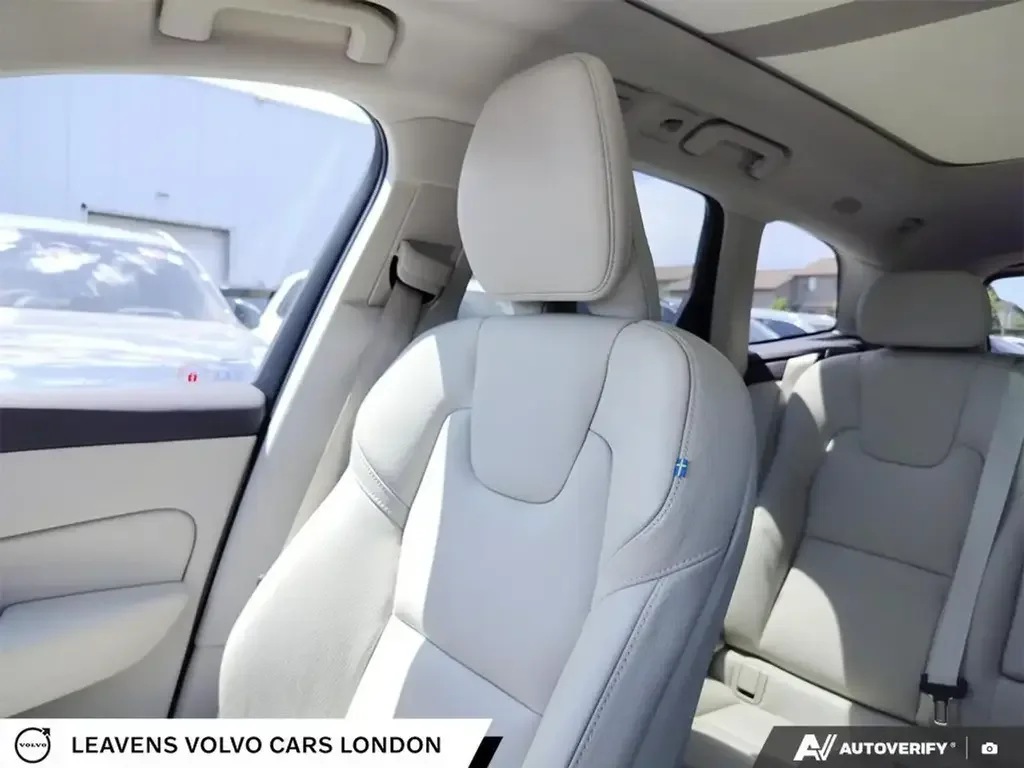 Volvo XC60 снимка Volvo XC60