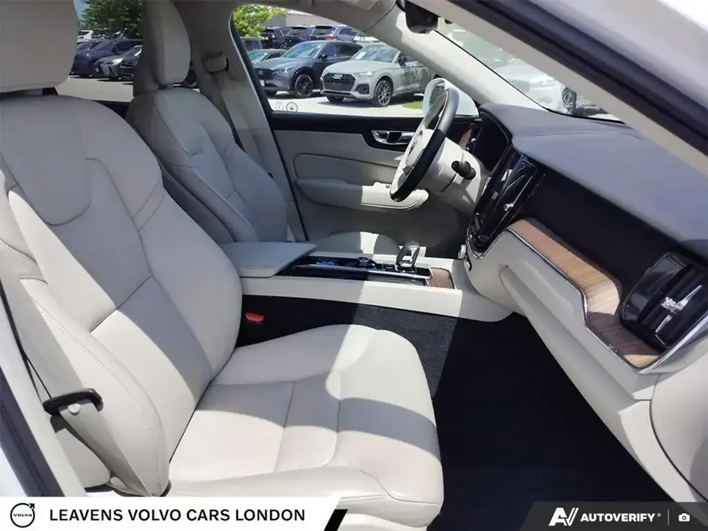 Volvo XC60 снимка Volvo XC60
