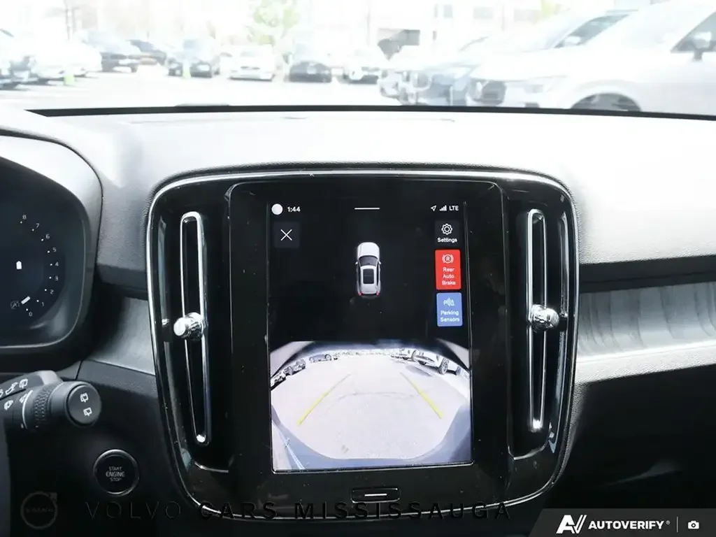 Volvo XC40 снимка Volvo XC40