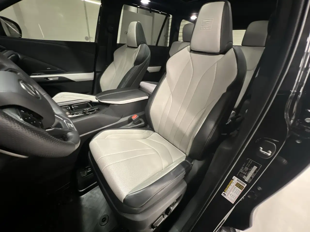 Lexus TX снимка Lexus TX
