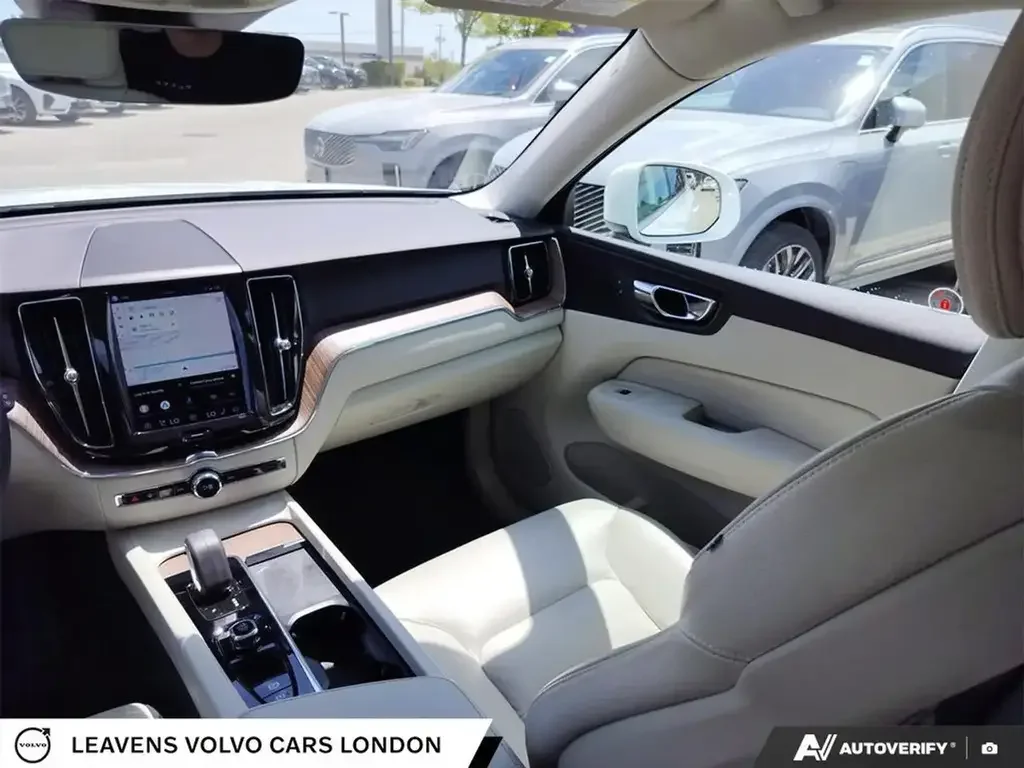 Volvo XC60 снимка Volvo XC60