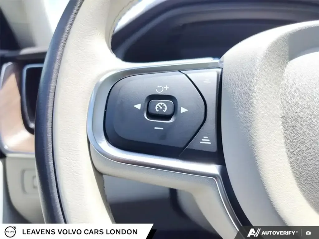 Volvo XC60 снимка Volvo XC60