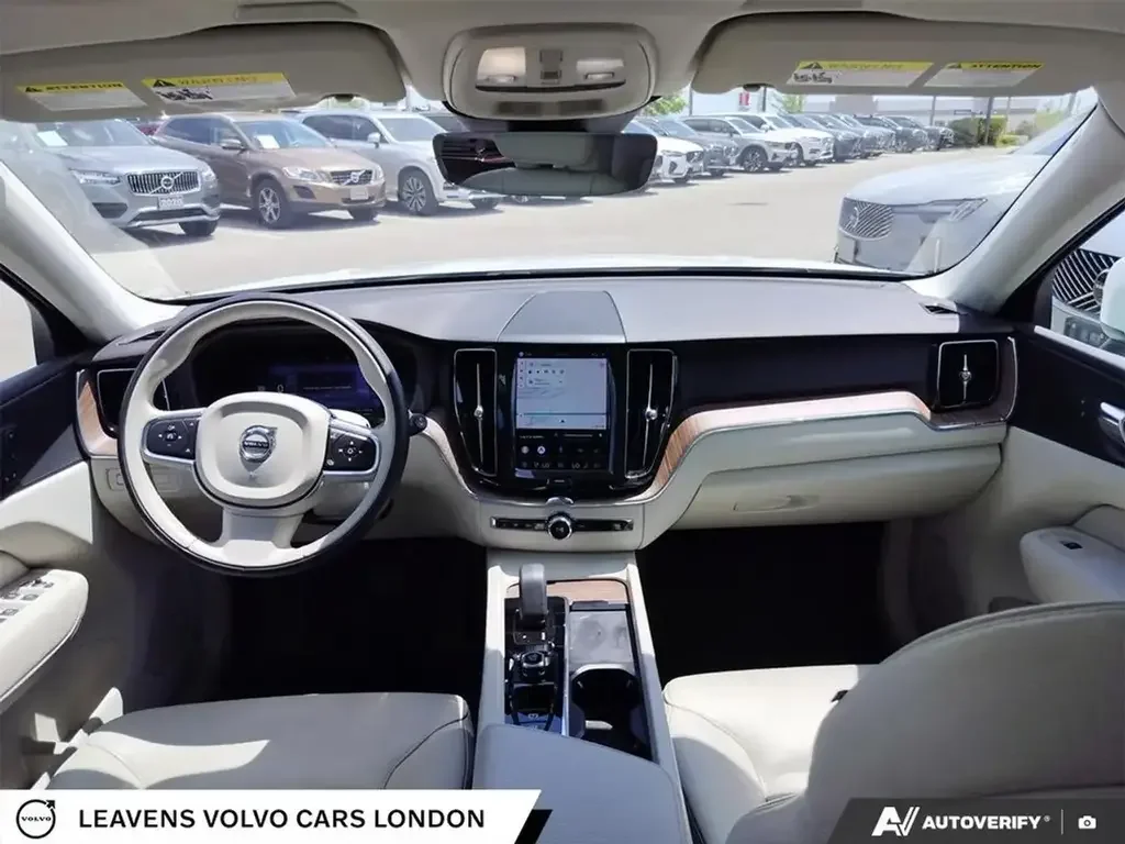 Volvo XC60 снимка Volvo XC60