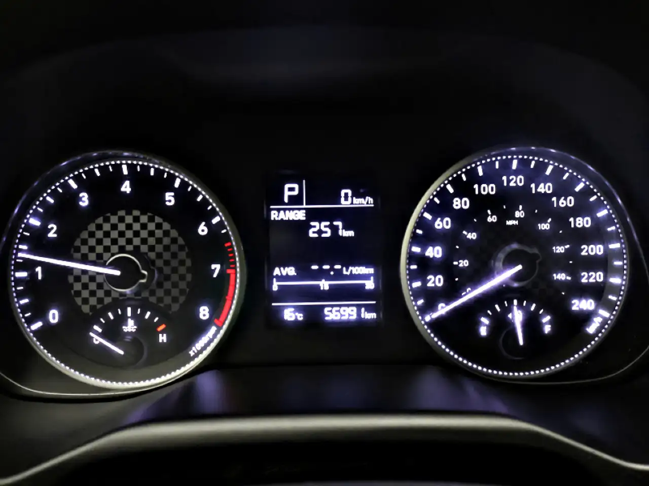 Hyundai ELANTRA снимка Hyundai ELANTRA