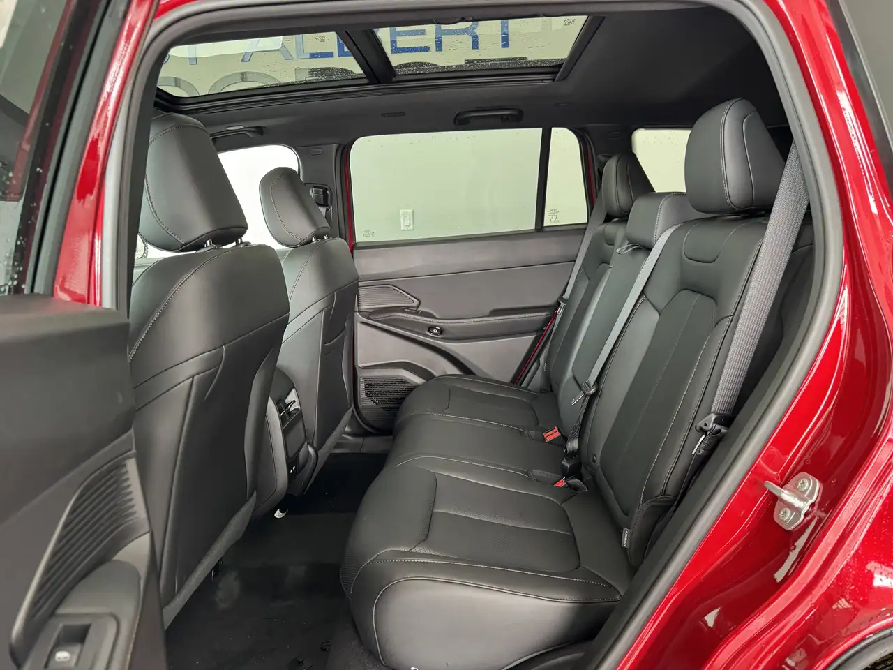 Jeep Cherokee снимка Jeep Cherokee