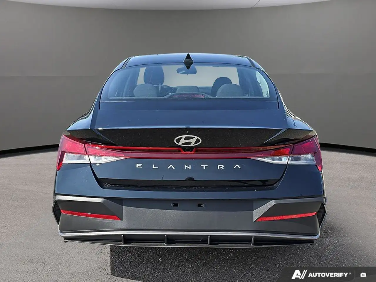 Hyundai ELANTRA снимка Hyundai ELANTRA