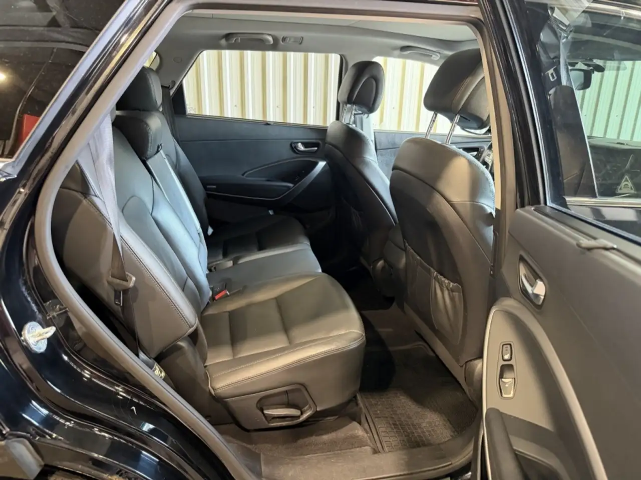 Hyundai SANTA FE photo Hyundai SANTA FE