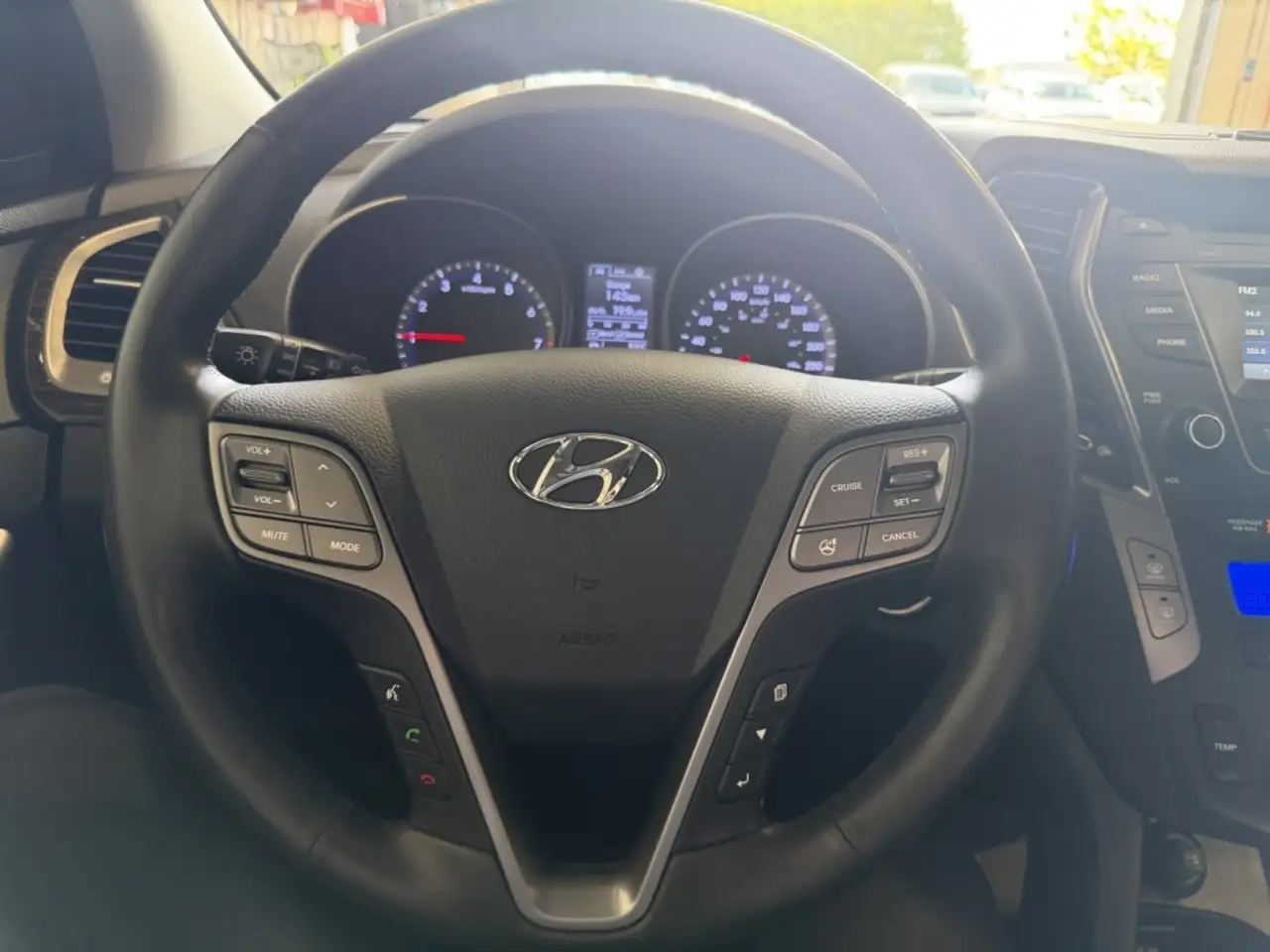 Hyundai SANTA FE photo Hyundai SANTA FE