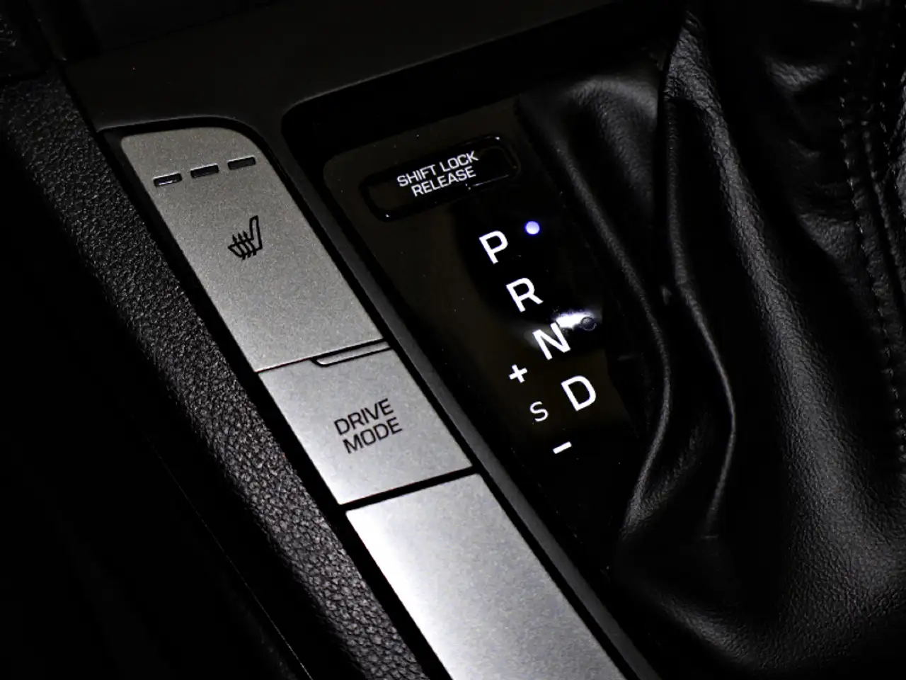 Hyundai ELANTRA снимка Hyundai ELANTRA