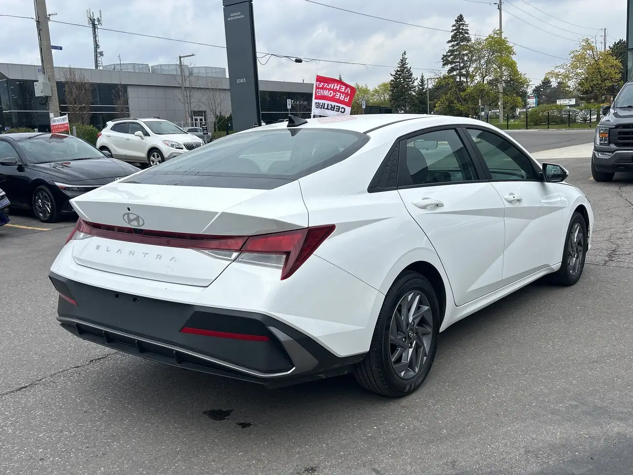 Hyundai ELANTRA снимка Hyundai ELANTRA