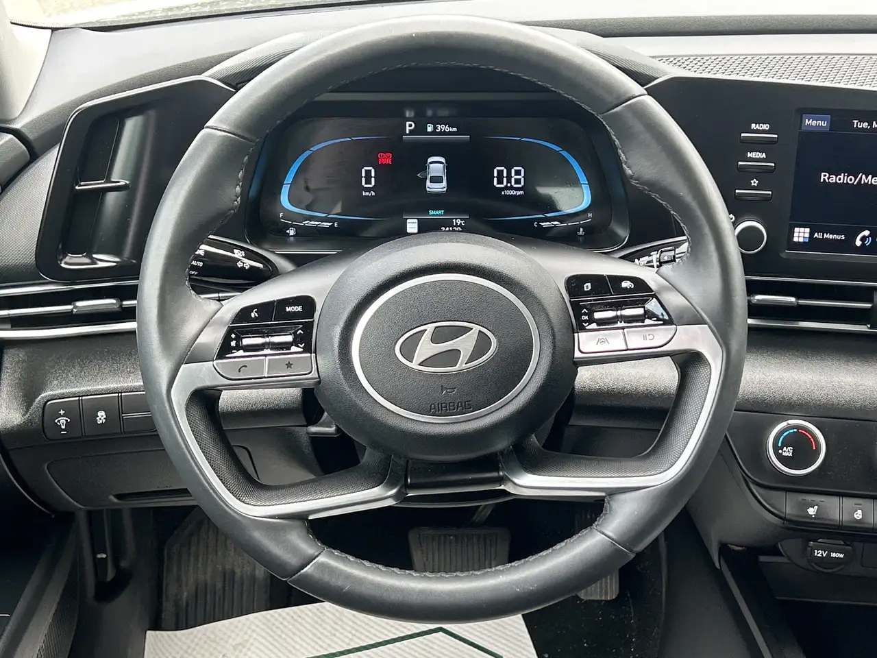 Hyundai ELANTRA снимка Hyundai ELANTRA