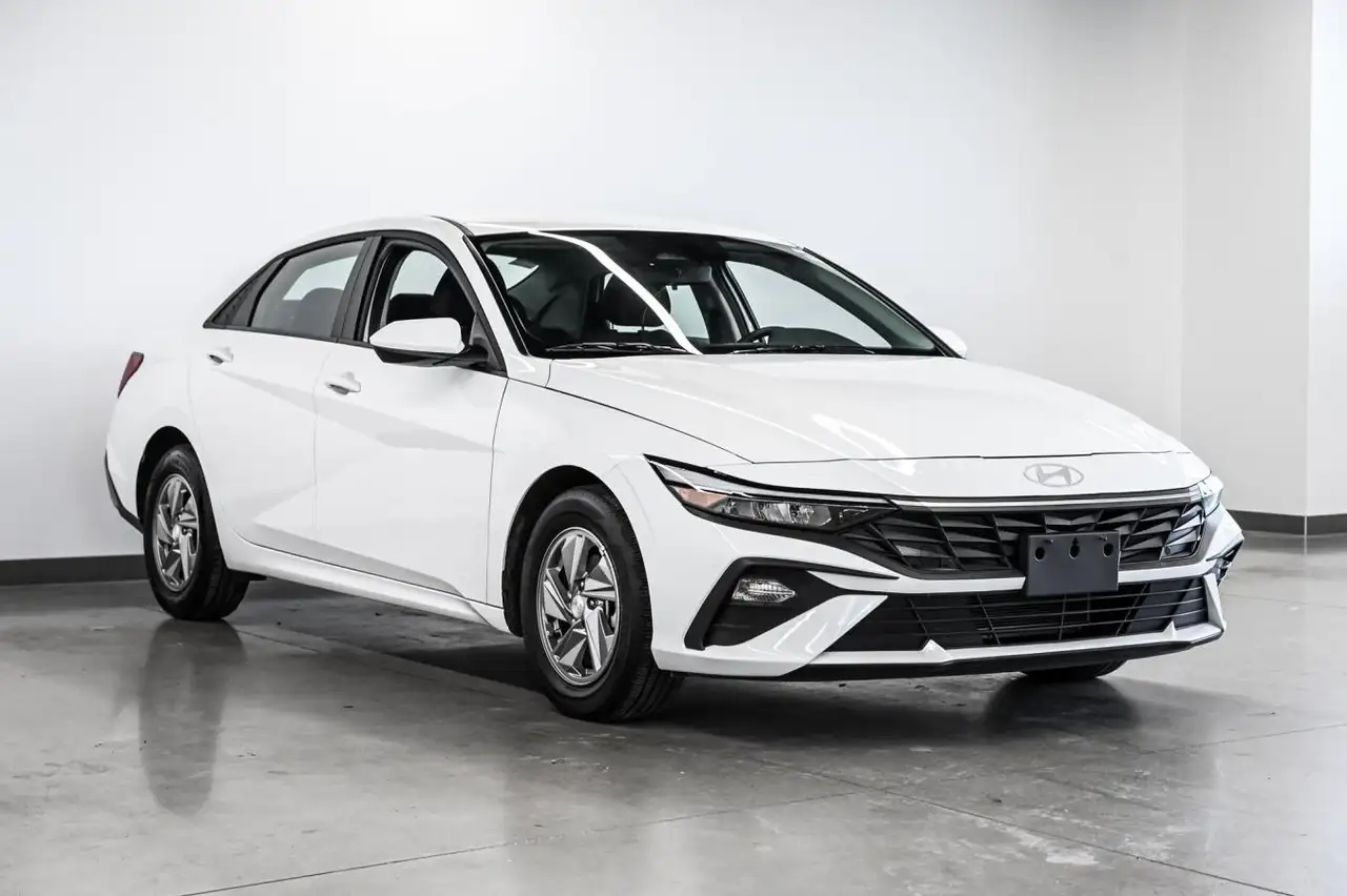 Hyundai ELANTRA снимка Hyundai ELANTRA
