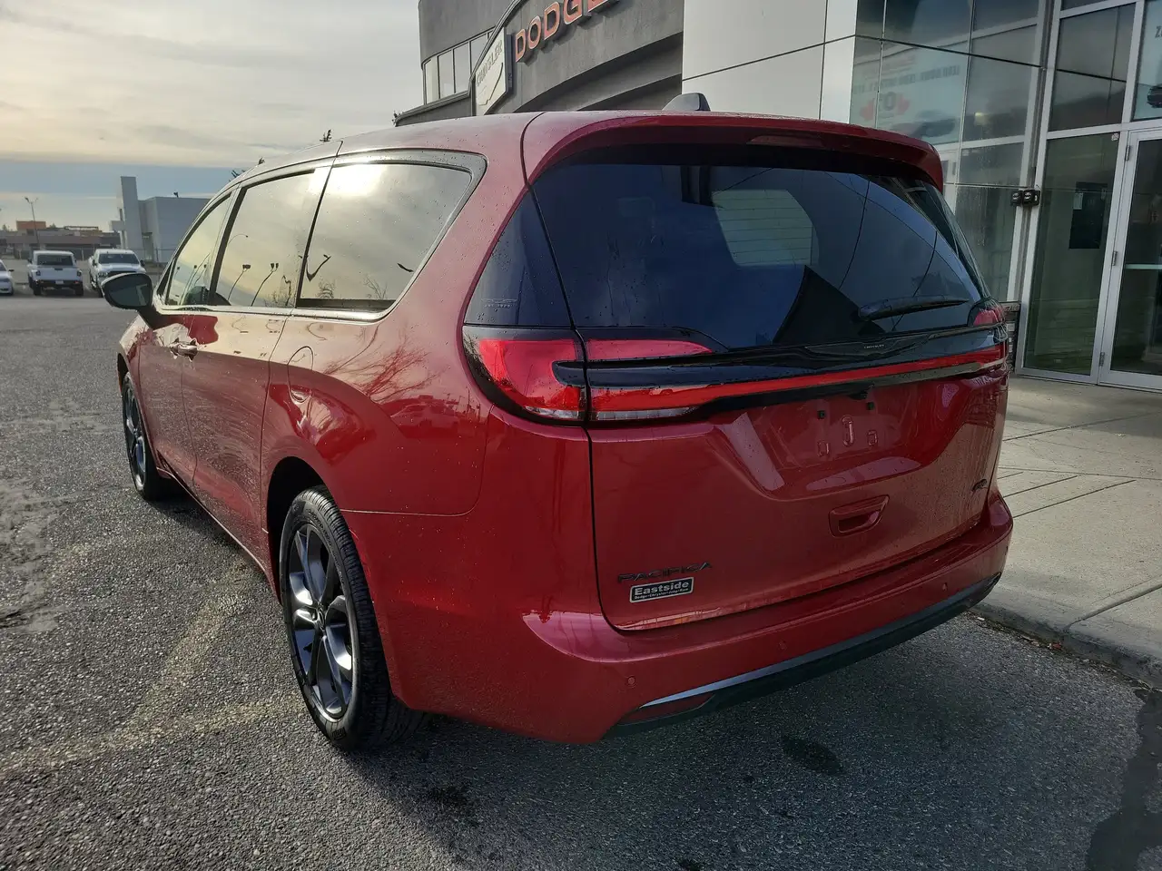 Chrysler Pacifica photo Chrysler Pacifica