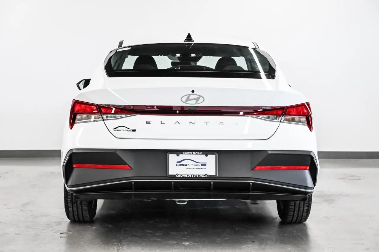 Hyundai ELANTRA снимка Hyundai ELANTRA
