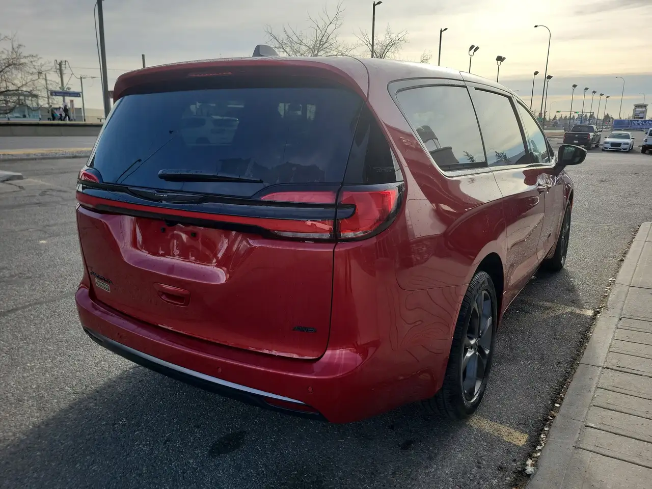 Chrysler Pacifica photo Chrysler Pacifica