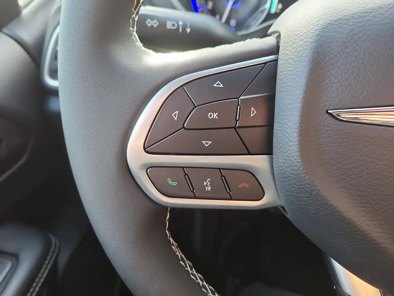 Chrysler Pacifica photo Chrysler Pacifica