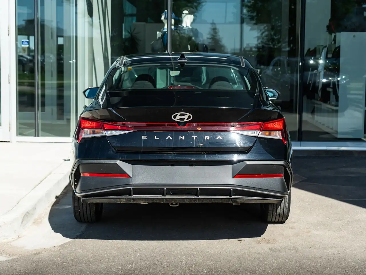 Hyundai ELANTRA снимка Hyundai ELANTRA
