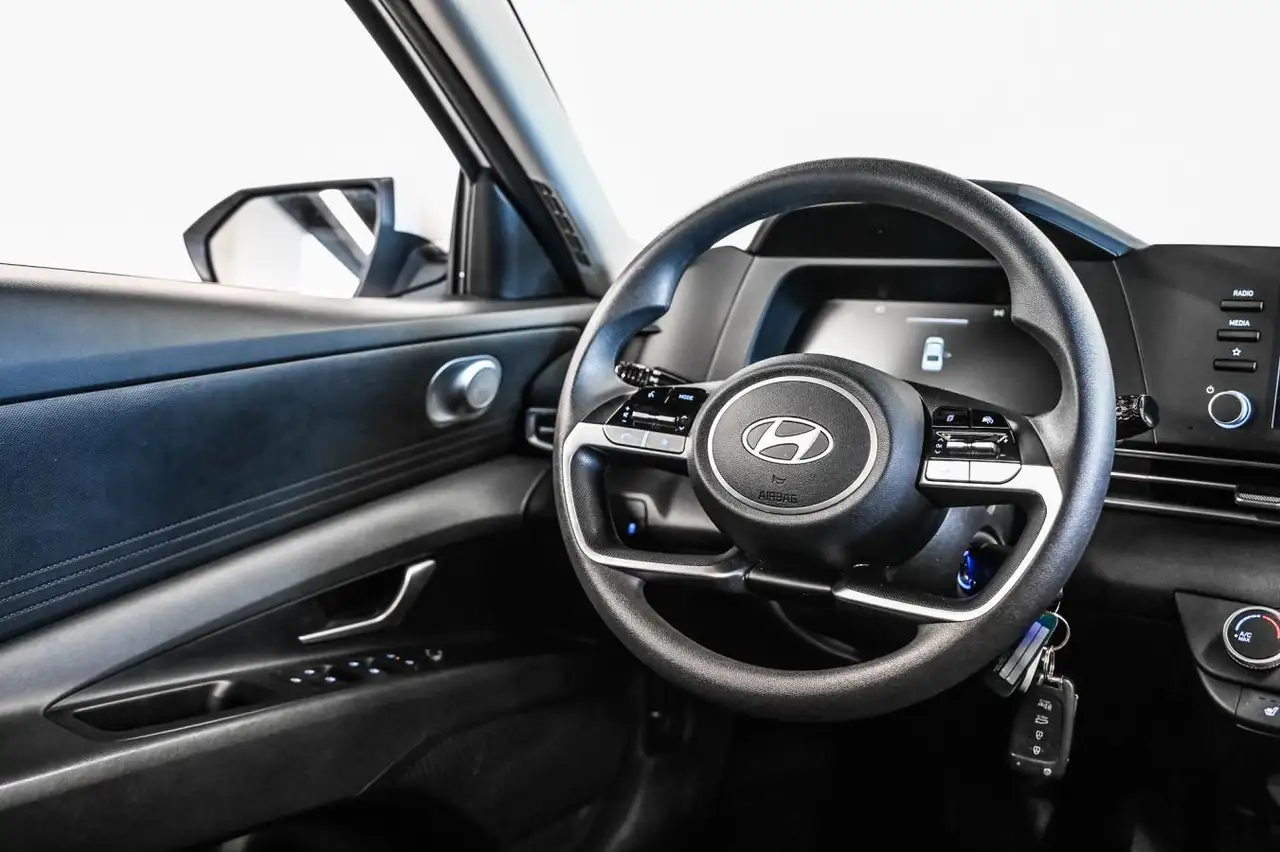 Hyundai ELANTRA снимка Hyundai ELANTRA