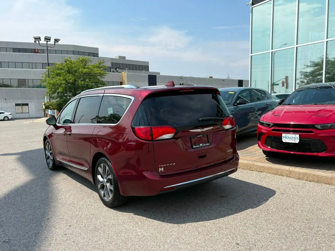 Chrysler Pacifica photo Chrysler Pacifica