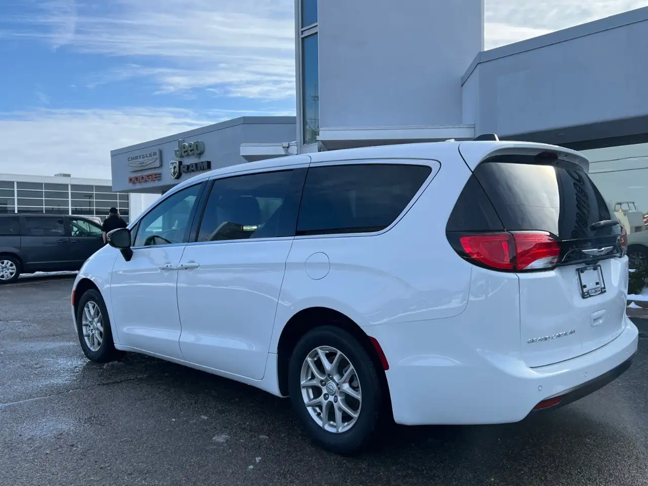 Chrysler Grand Caravan photo Chrysler Grand Caravan