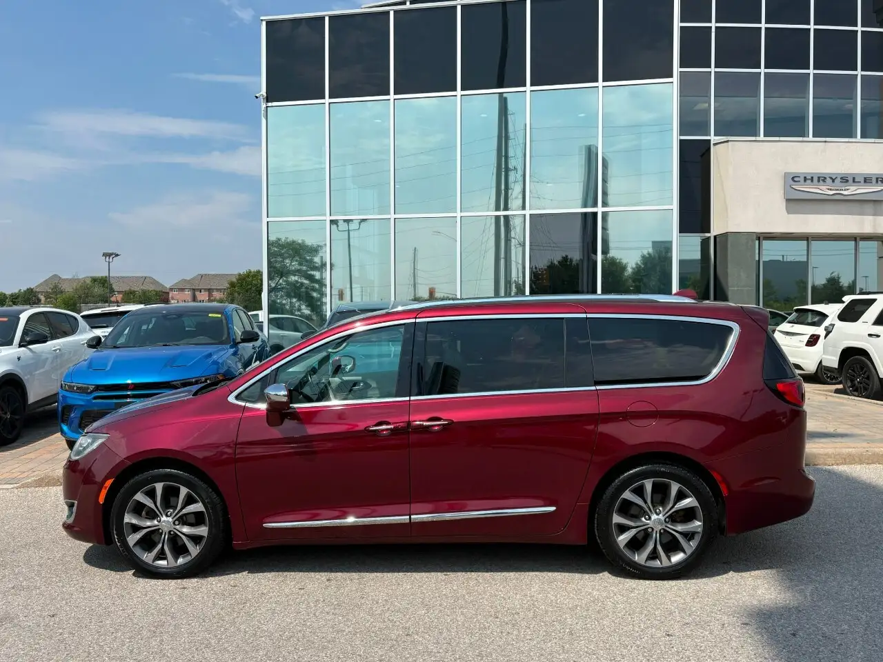 Chrysler Pacifica photo Chrysler Pacifica