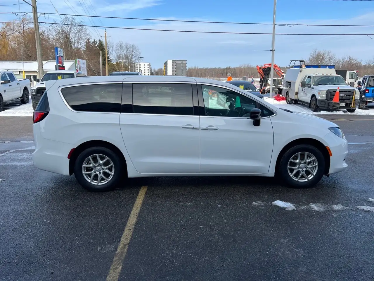 Chrysler Grand Caravan photo Chrysler Grand Caravan