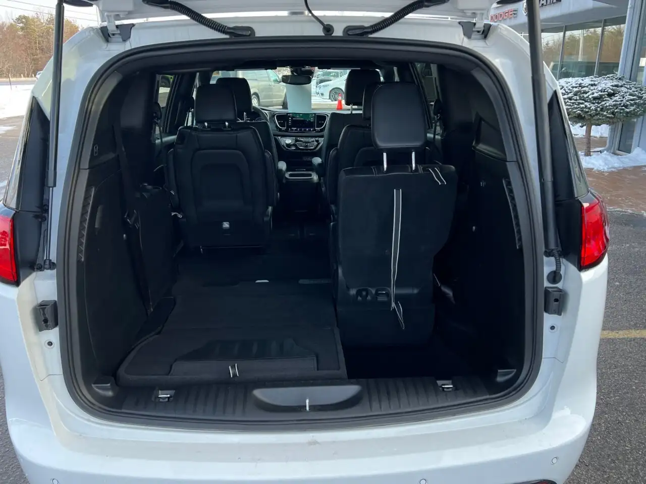 Chrysler Grand Caravan photo Chrysler Grand Caravan