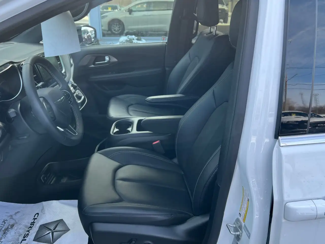 Chrysler Grand Caravan photo Chrysler Grand Caravan