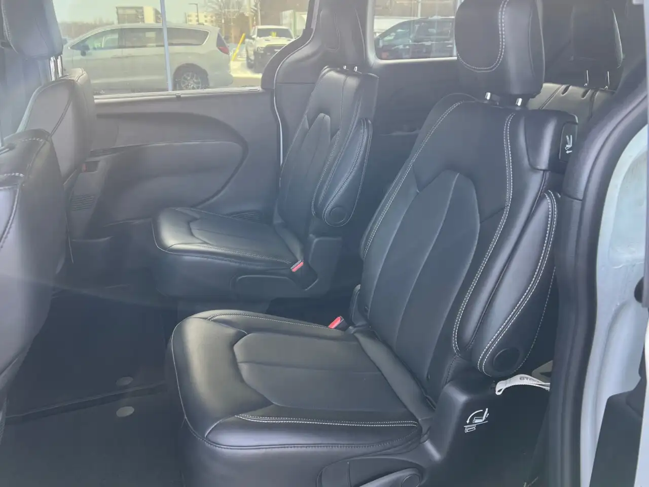Chrysler Grand Caravan photo Chrysler Grand Caravan