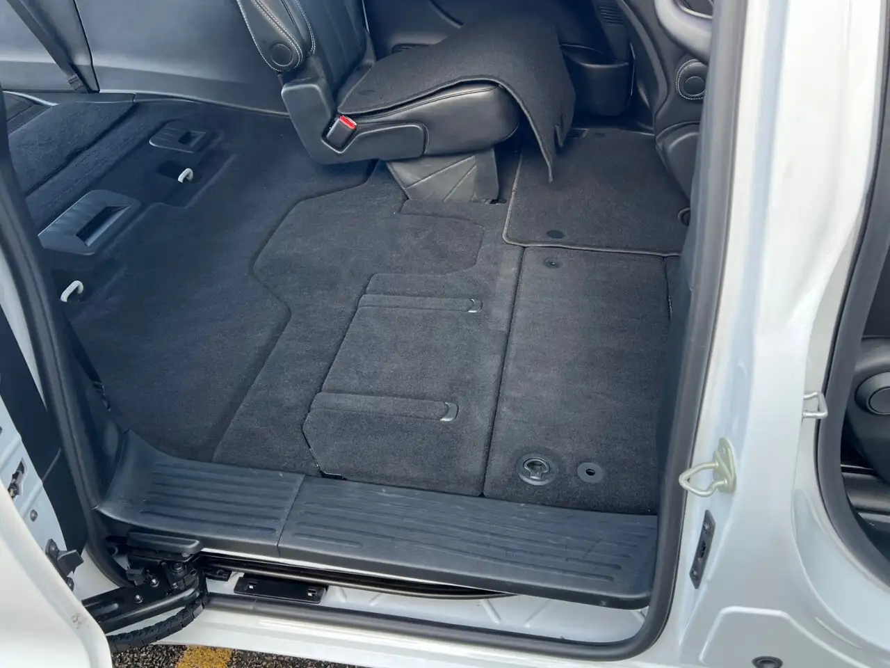 Chrysler Grand Caravan photo Chrysler Grand Caravan