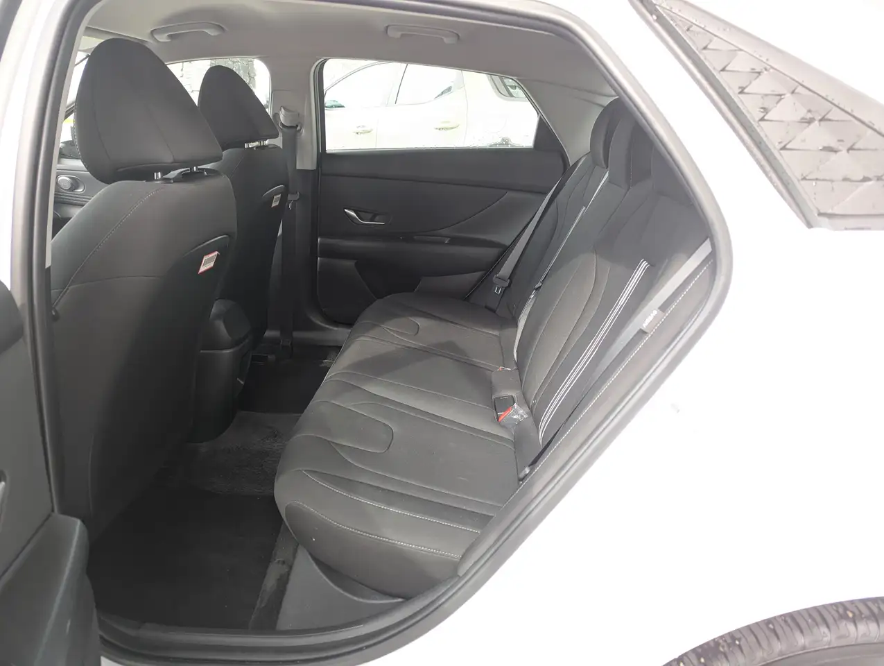 Hyundai ELANTRA снимка Hyundai ELANTRA