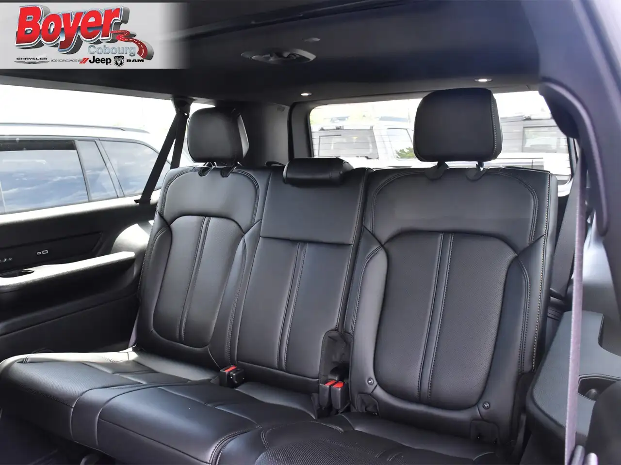 Jeep Grand Wagoneer photo Jeep Grand Wagoneer