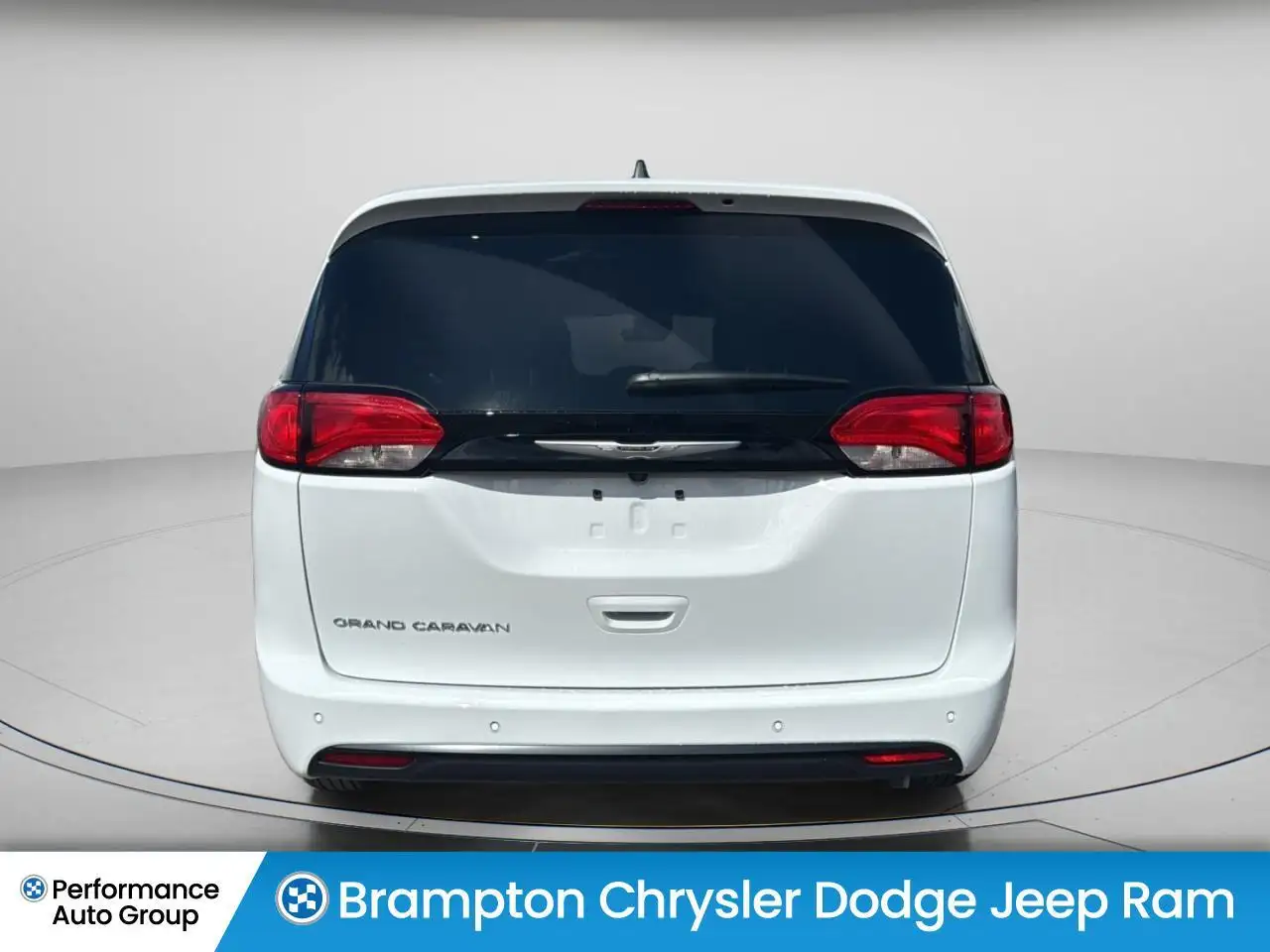 Chrysler Grand Caravan снимка Chrysler Grand Caravan
