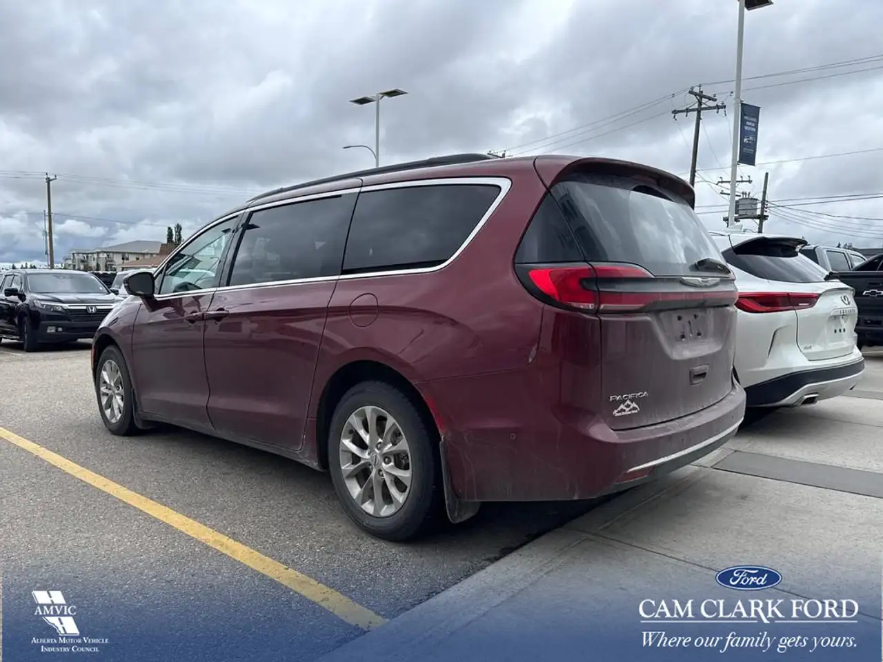 Chrysler Pacifica снимка Chrysler Pacifica