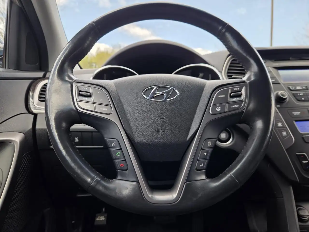 Hyundai SANTA FE снимка Hyundai SANTA FE