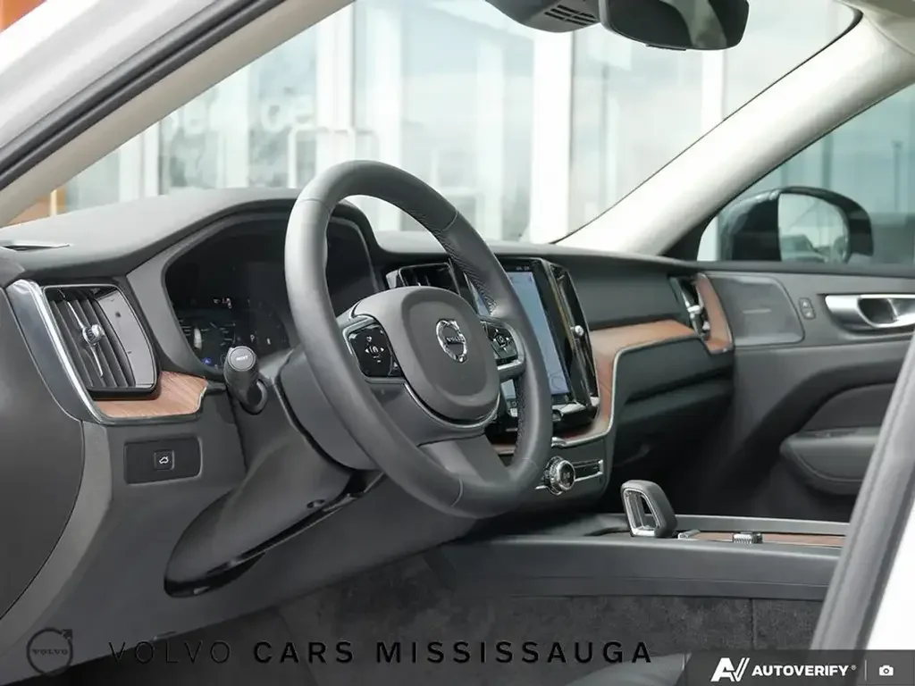 Volvo XC60 снимка Volvo XC60