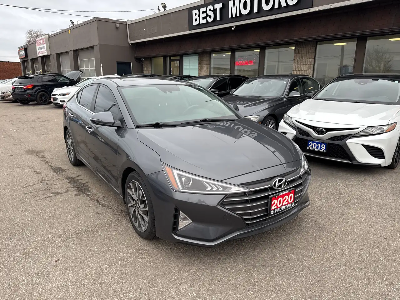 Hyundai ELANTRA fotografie Hyundai ELANTRA