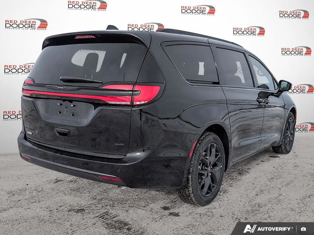 Chrysler Pacifica снимка Chrysler Pacifica