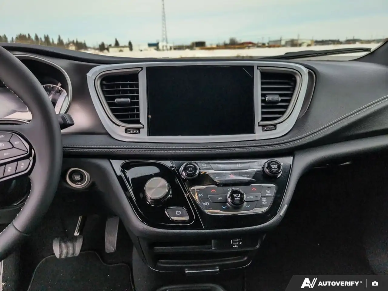 Chrysler Pacifica снимка Chrysler Pacifica