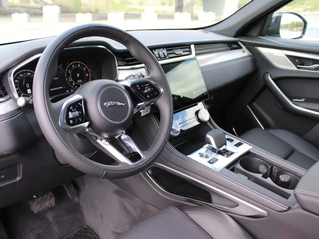 Jaguar F-Pace снимка Jaguar F-Pace