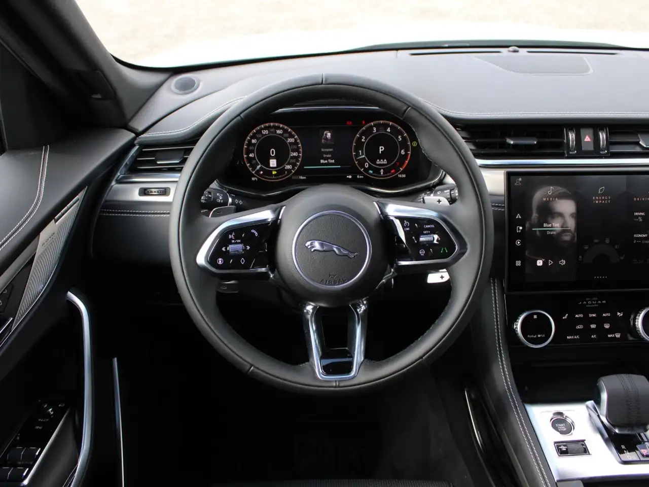 Jaguar F-Pace снимка Jaguar F-Pace