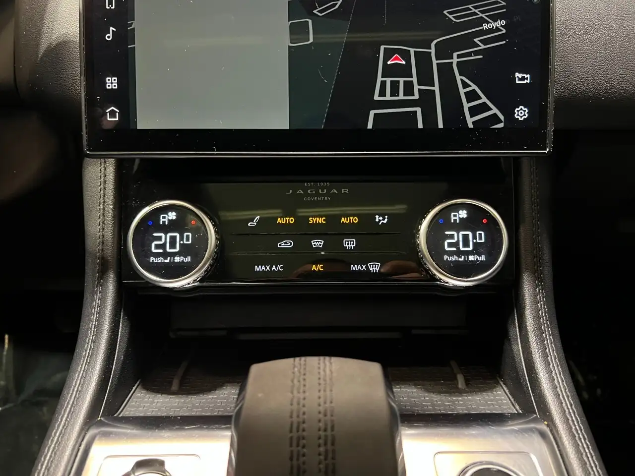 Jaguar F-Pace снимка Jaguar F-Pace
