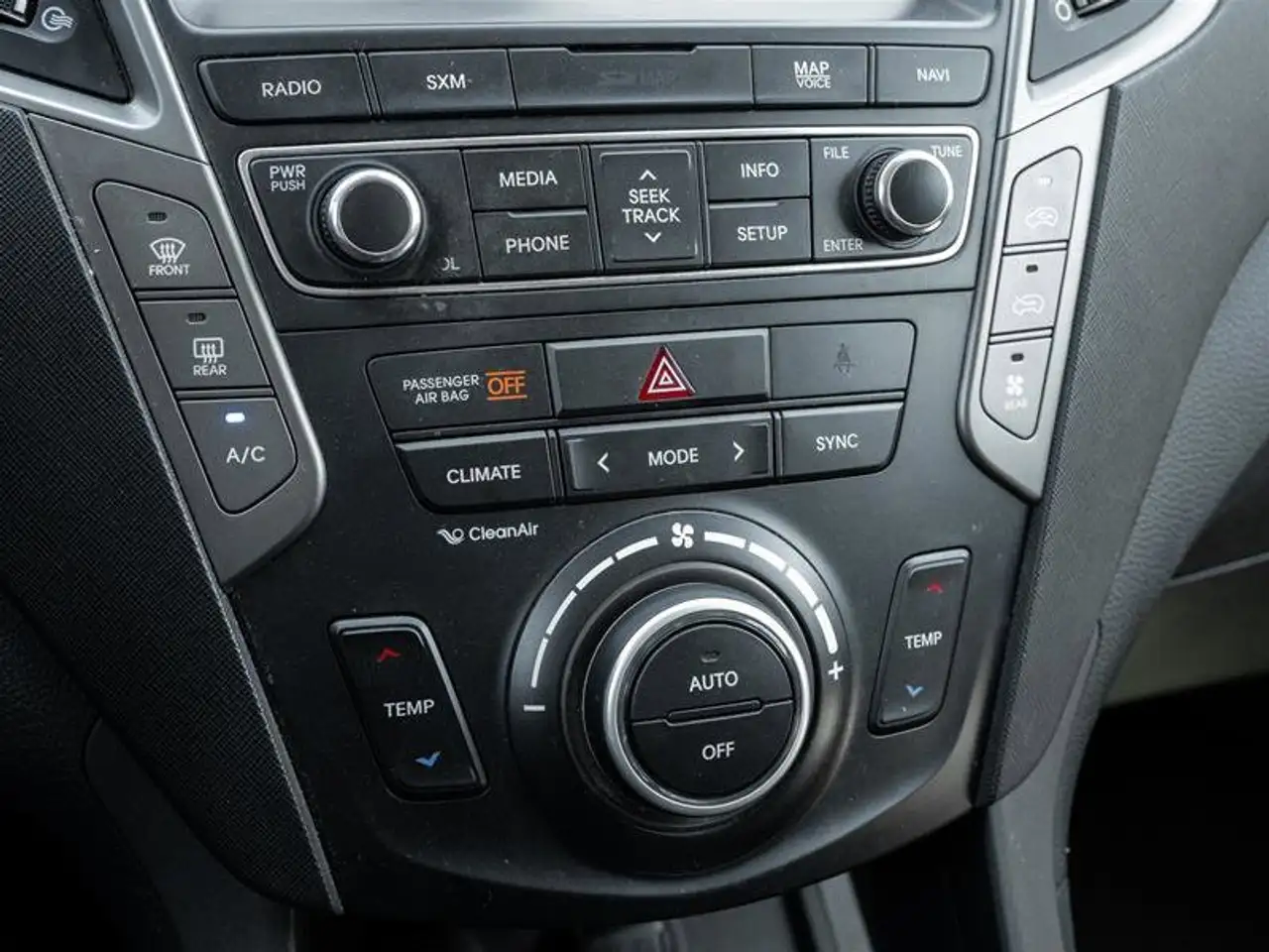 Hyundai SANTA FE photo Hyundai SANTA FE