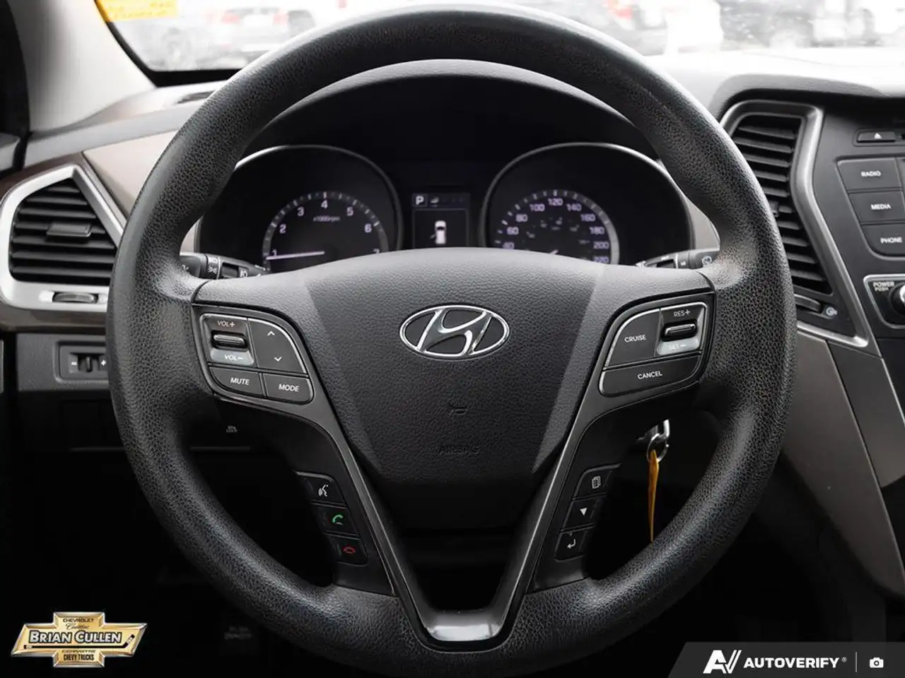 Hyundai SANTA FE снимка Hyundai SANTA FE