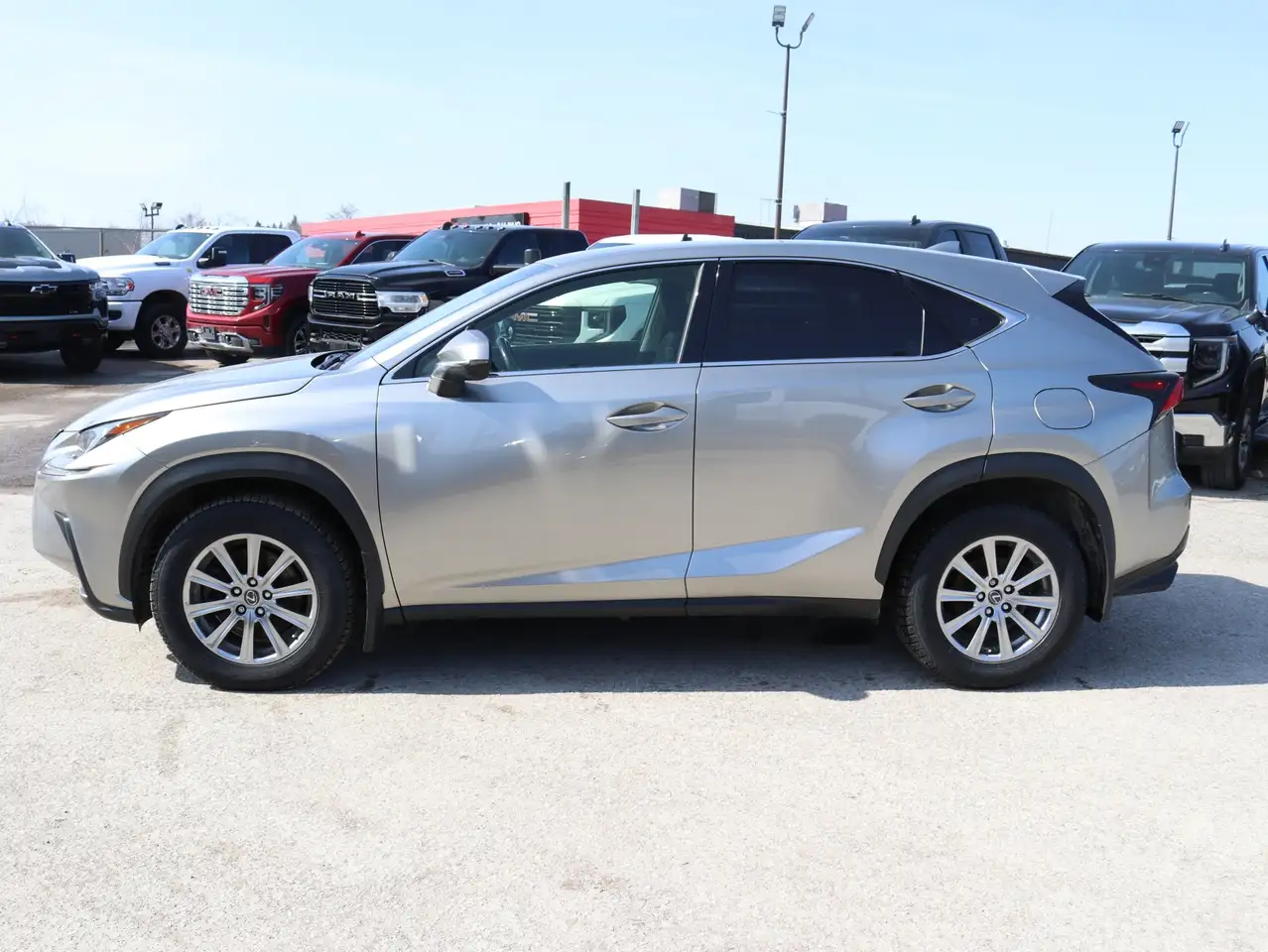 Lexus NX снимка Lexus NX