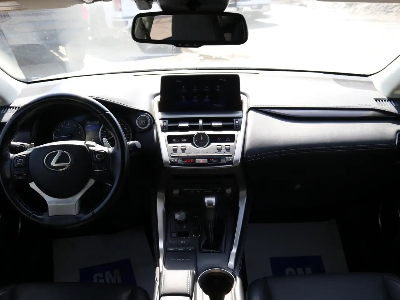 Lexus NX снимка Lexus NX