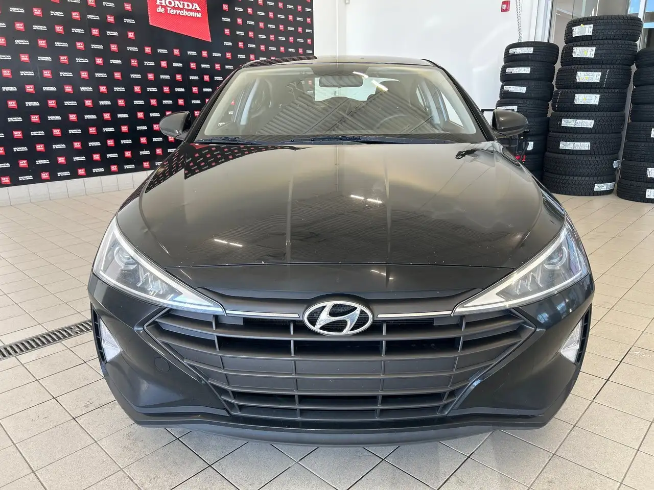 Hyundai ELANTRA снимка Hyundai ELANTRA