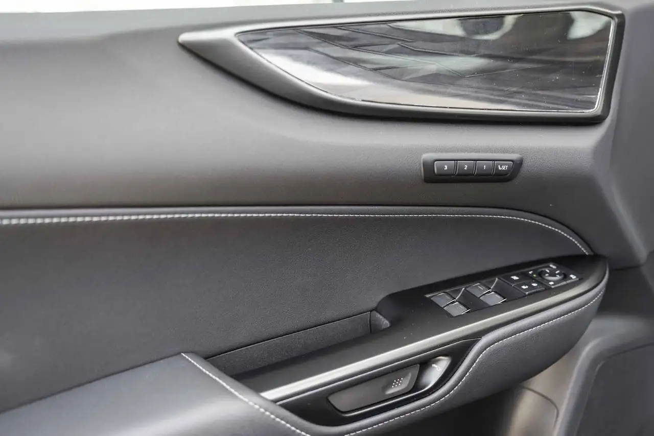 Lexus NX снимка Lexus NX