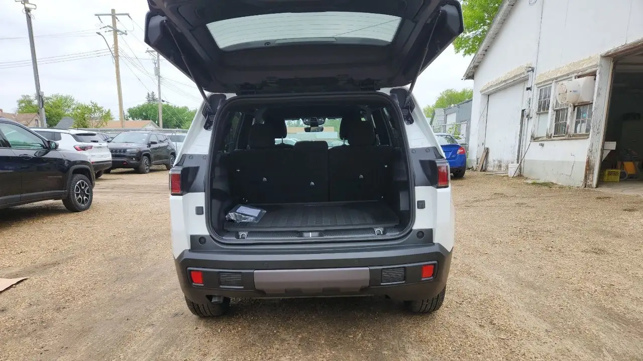 Jeep Cherokee снимка Jeep Cherokee