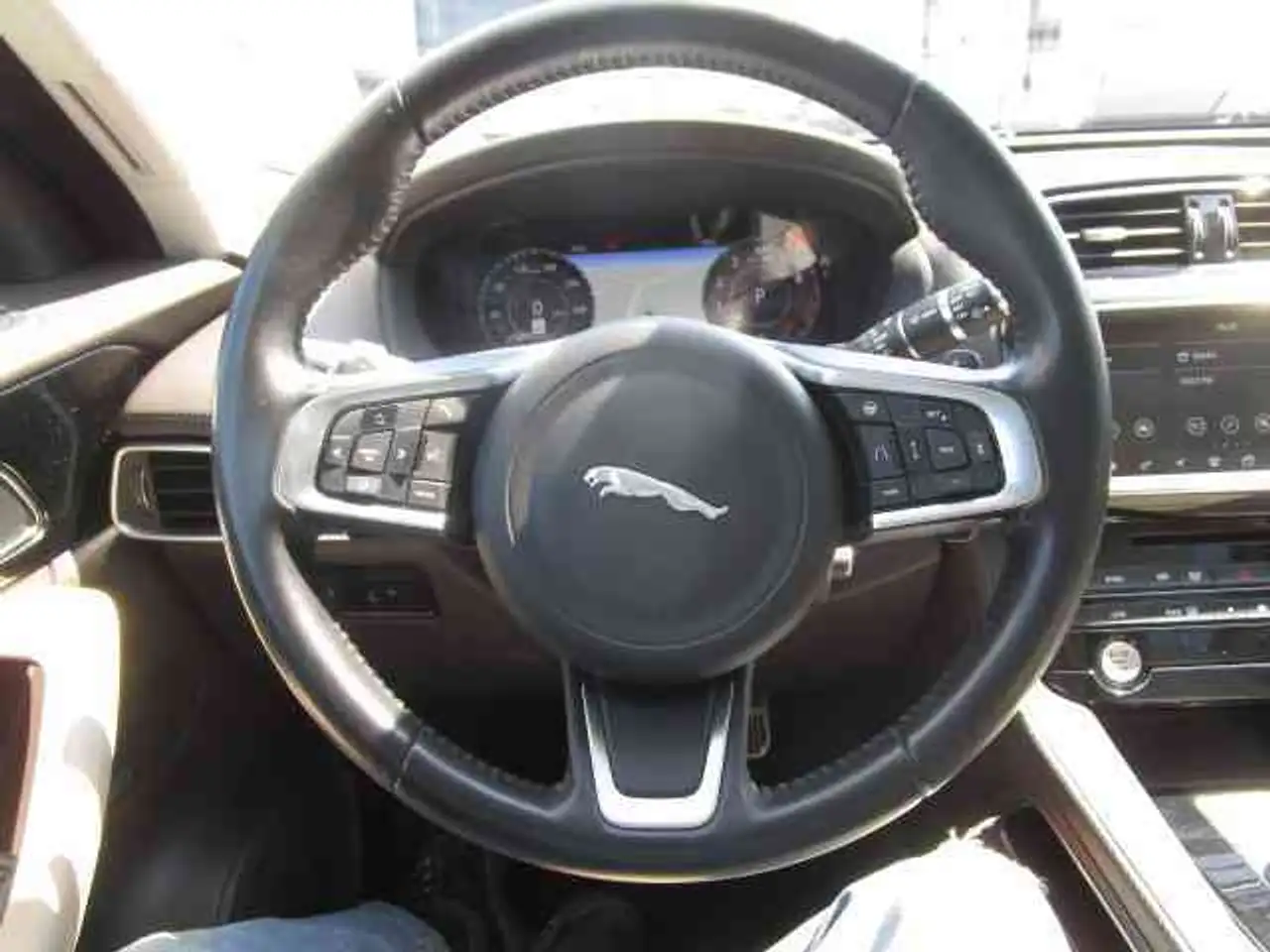 Jaguar F-Pace снимка Jaguar F-Pace